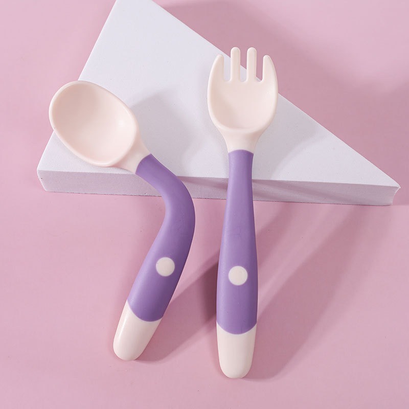 赤ちゃんの食事スプーン子供の食事訓練は自主的に食べます。|undefined