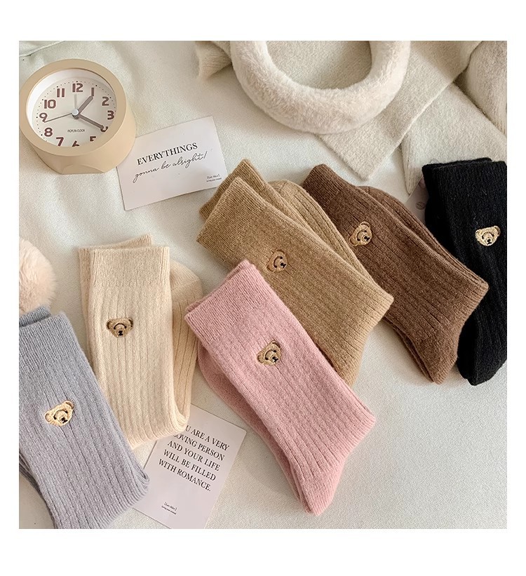 Women's Cute Japanese Style Bear Wool Crew Socks A Pair display picture 8