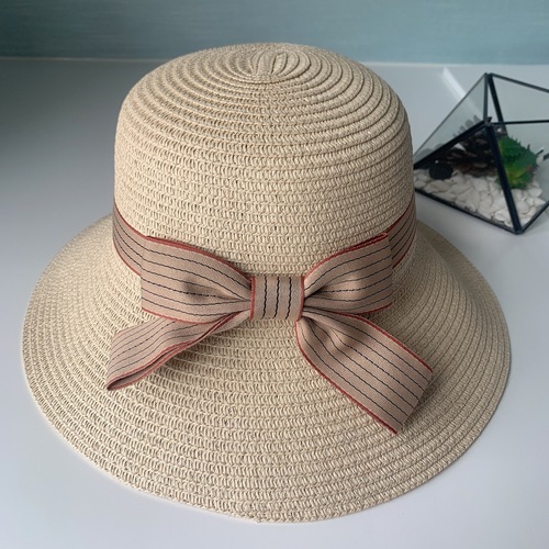 Spring and Summer New Women's Butterfly Decorated Large Brim Fashion Trend Sunshade Grass Hat for Summer Outings and Travel