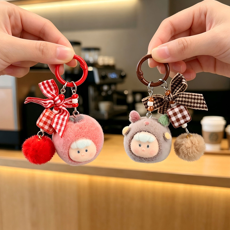 Cross-border Christmas keychain pendant cute reindeer apple gift backpack decoration accessory gift for best friends Cross-border Christmas keychain pendant cute reindeer apple gift backpack decoration accessory gift for best friends