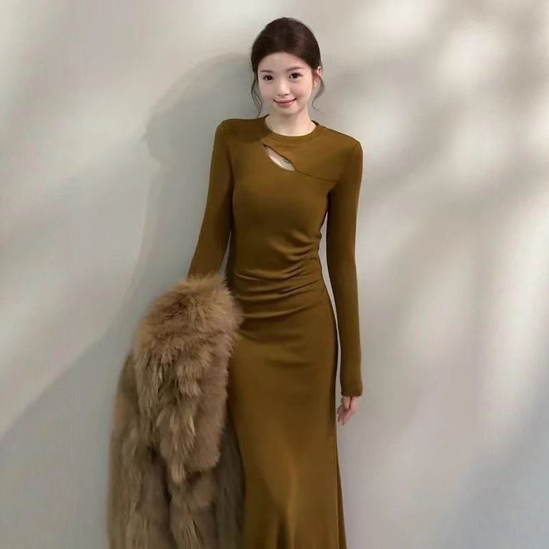 French Style Long-Sleeved Dress for Women Autum 2025 New Waist Slimming Look Cut Out Long Bottoming T-Shirt Skirt