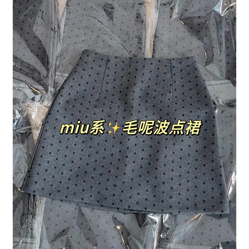 Plus-Size Gray Woolen Polka Dot A-Line Skirt for Women, Spring and Autumn Style, Miu Miu-Inspired High-Waisted Bodycon Short Skirt