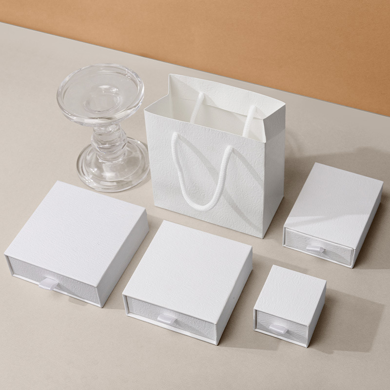 Nuevo lugar de joyería en caja collar anillo pulsera pendientes caja de regalo clásica en blanco y negro caja de cajón de amasado a mano de moda
