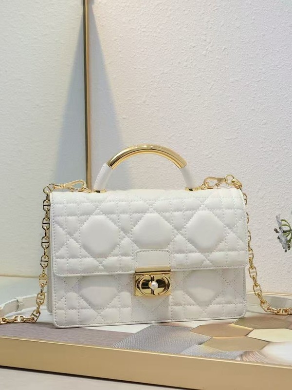 D家の女性のハンドバッグの黒色の小さい牛革の針法の古い金色のハンドルの新型のCDのバックルの藤の格の本革の女性のカバン|undefined