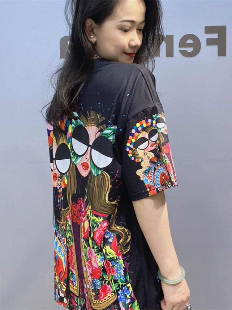 夏の新型丸襟プルオーバー半袖上着婦人服2025ファッション百合女装ホットドリルtシャツ