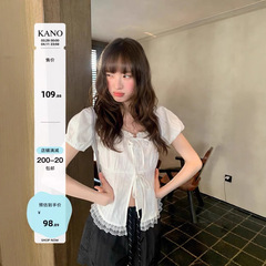 薄い甘いスタイルのレースストラップ半袖シャツ女性の夏の白いトップユニークなシックなスクエアネックトップ