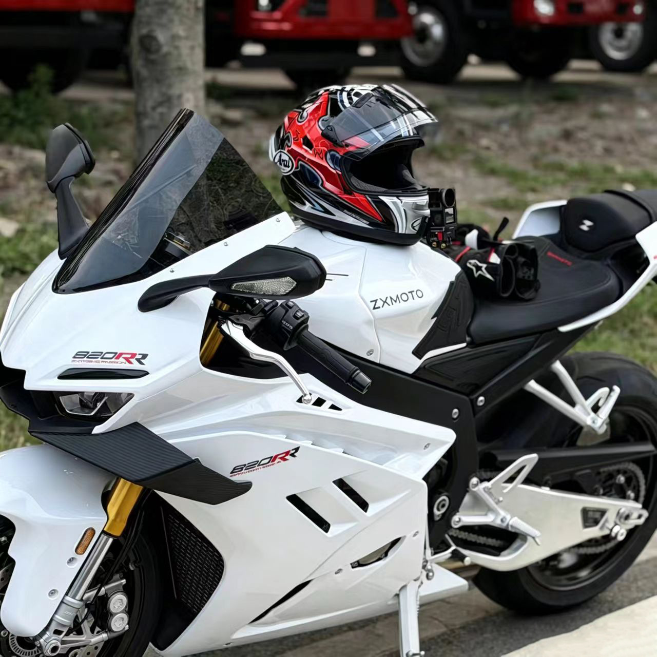 Suitable for Zhangxue Motorcycle 820rr windshield, 820RR racing model elevated front windshield