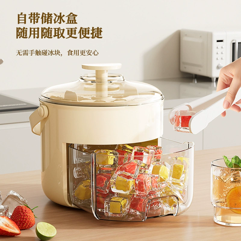 Нажатие на ледяную решётку для льда