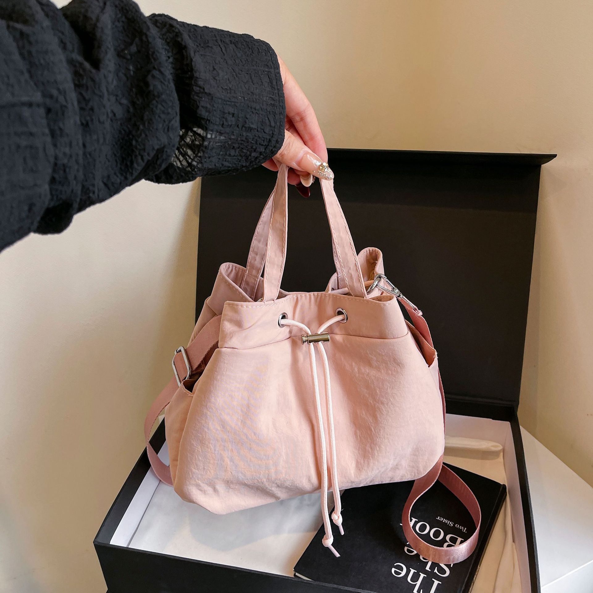 Cross-Border Retro Niche Nylon Bucket Bag For Women, Lightweight Korean Style Versatile Casual Shoulder Bag For Commuting - Thumbnail 7