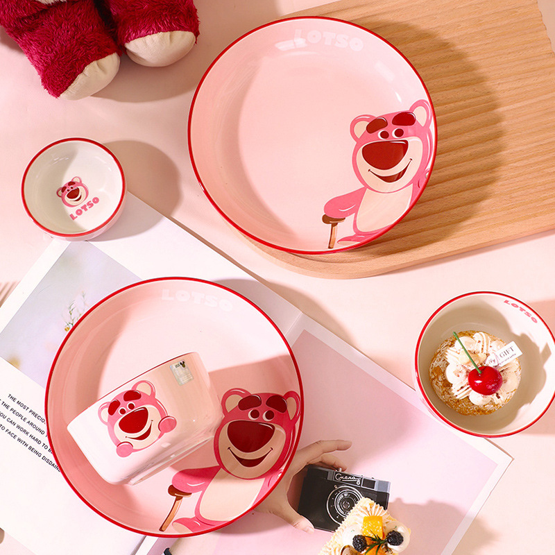 迪士尼卡通盘子8寸儿童餐盘网红草莓熊陶瓷餐盘家用盘子高颜批发