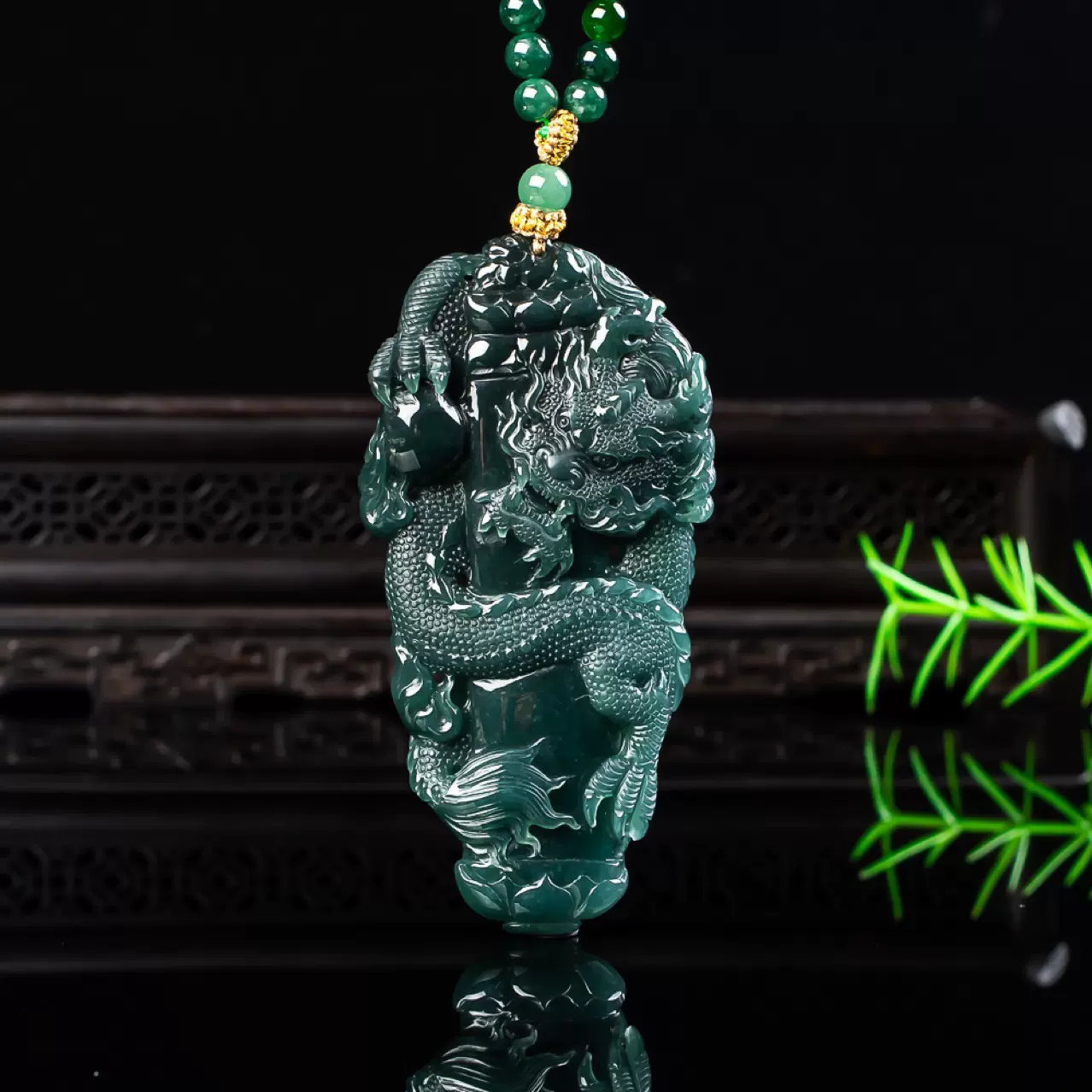 天然翡翠A货霸气盘龙玉石生肖龙男女款玉挂件龙柱翡翠玉石吊坠