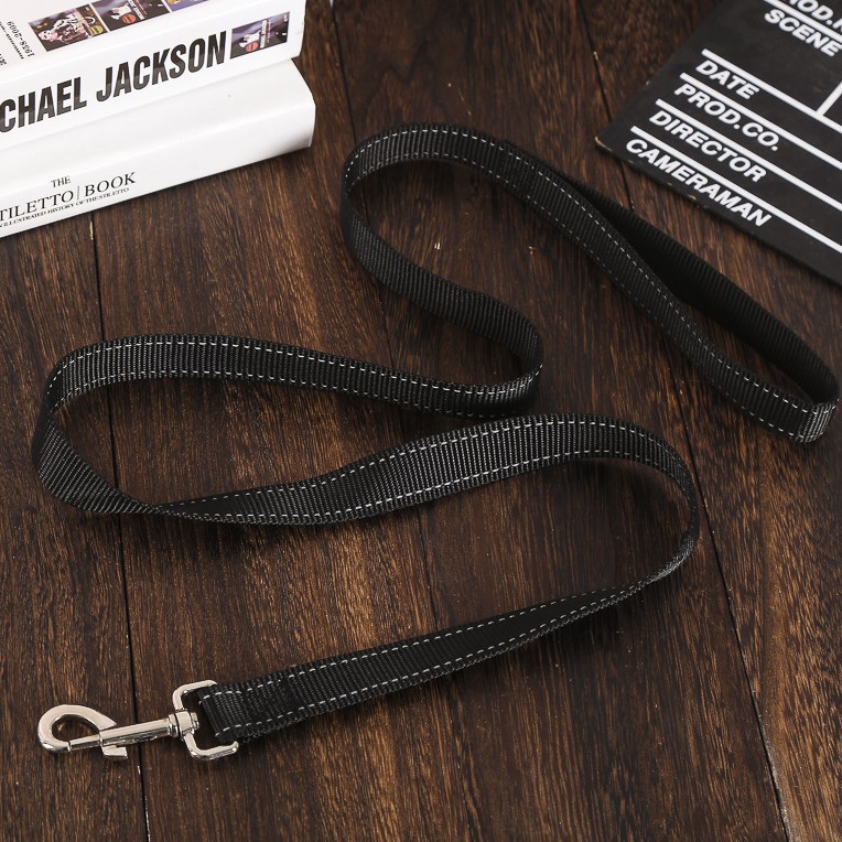 En stock al por mayor luminoso reflectante correa para mascotas pequeño y mediano perro Correa luminosa