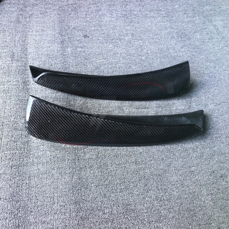 Suitable for BMW 3 Series E46 M3 front bumper carbon fiber front corner spoiler, front lip, corner guards, and spoiler for models 03 to 06