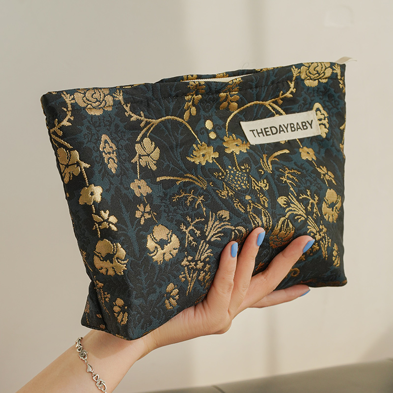 Cosmetic bag