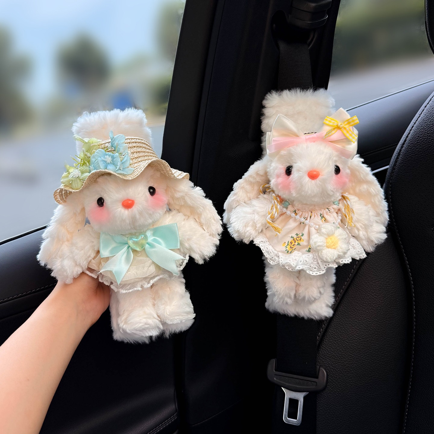 Cute rabbit car seatbelt shoulder pad, seatbelt decoration, anti-abrasion clothing, a pair for couples, high-end feel