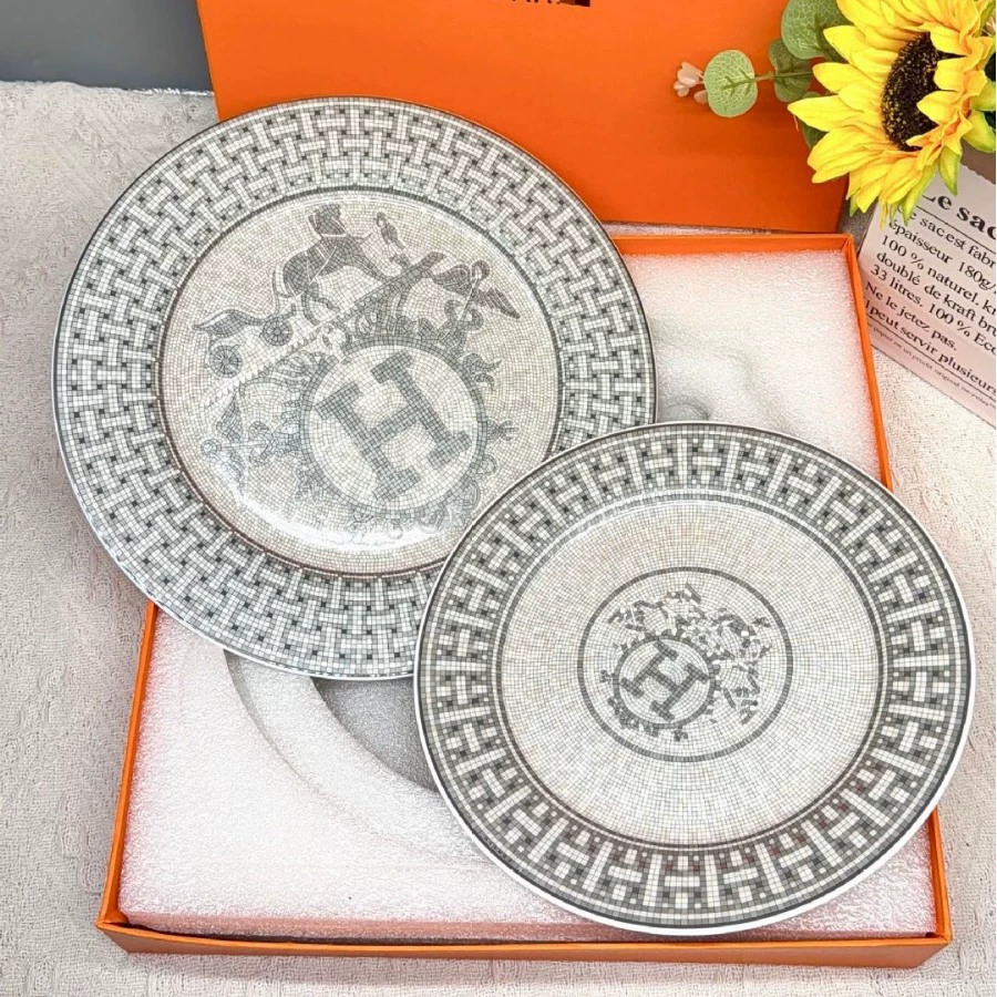 Ceramic Tableware Set, Retro Cartoon Light-Luxury Style, Assorted Plates & Cups (Gift)