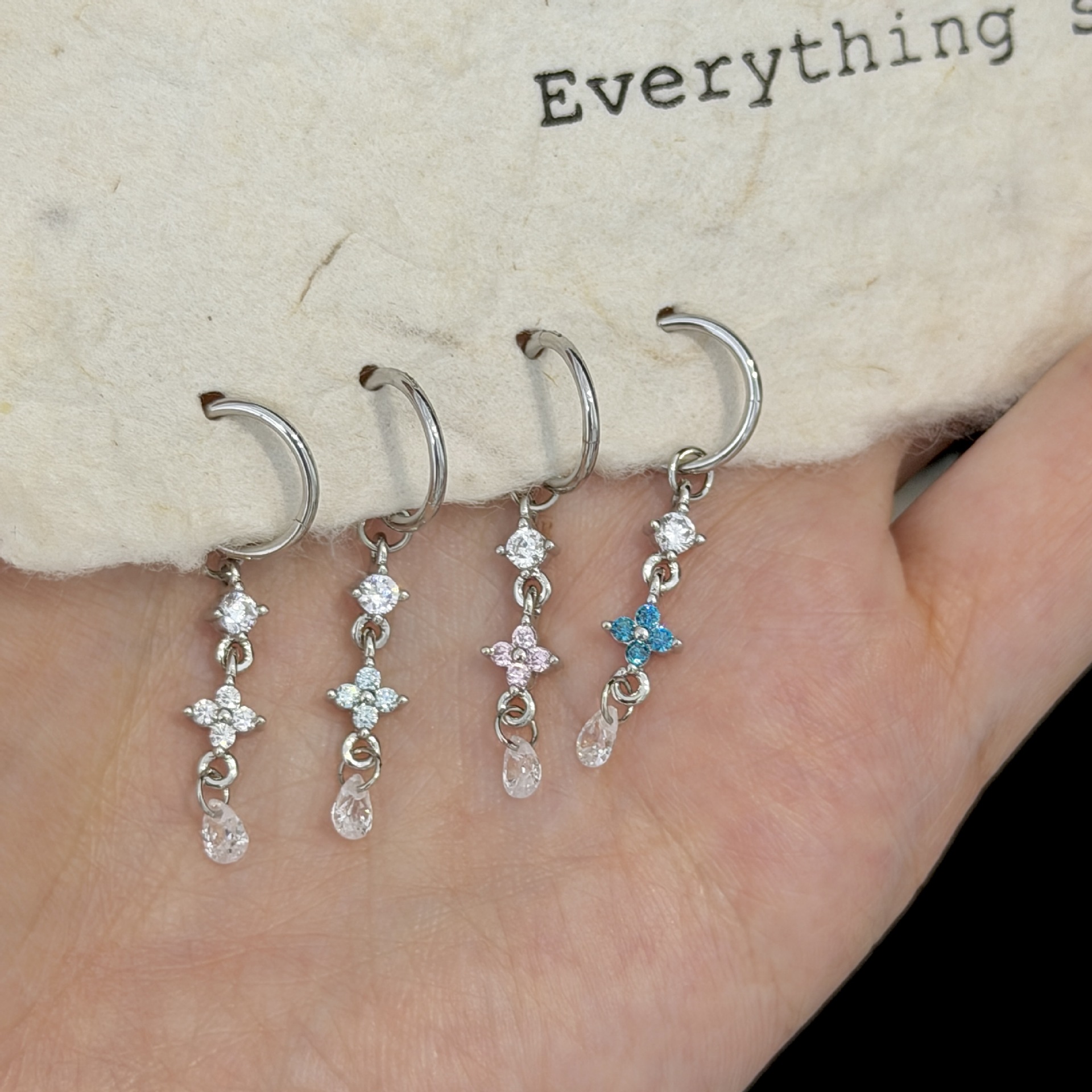 Simple and classic four-leaf clover water drop pendant stainless steel seamless hoop earrings, nose rings, piercing earrings, stackable earrings for commuting