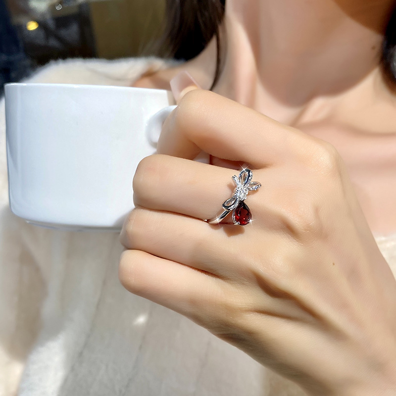 Pequeño libro rojo estilo caliente tesoro de color natural joyería S925 anillo de plata esterlina heroína piedra 5*7 venta caliente envío transfronterizo de una pieza