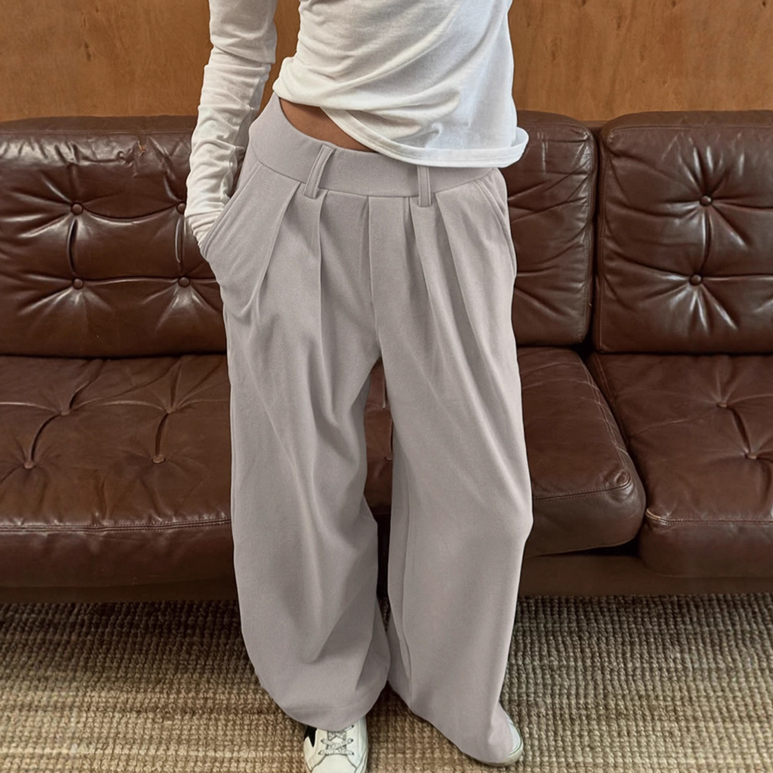 2026春季简约通勤麂皮绒阔腿裤女百搭宽松灰色高腰休闲西装裤女装