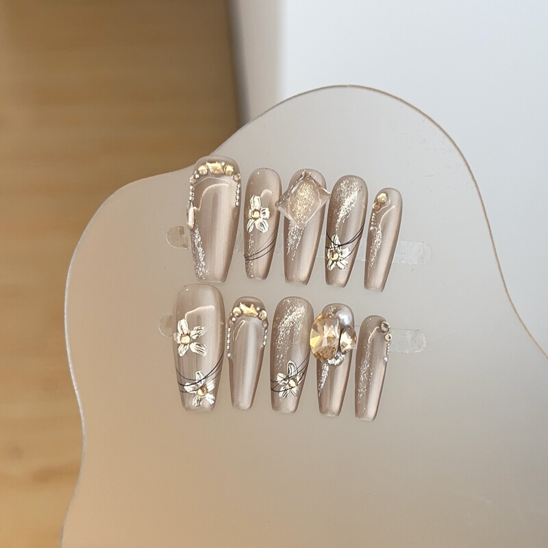Light Luxury Handmade Wearable Nails, High-end Brown Cat-eye Manicure, Removable Large Diamond Flower Whitening Fake Nails Light Luxury Handmade Wearable Nails, High-end Brown Cat-eye Manicure, Removable Large Diamond Flower Whitening Fake Nails