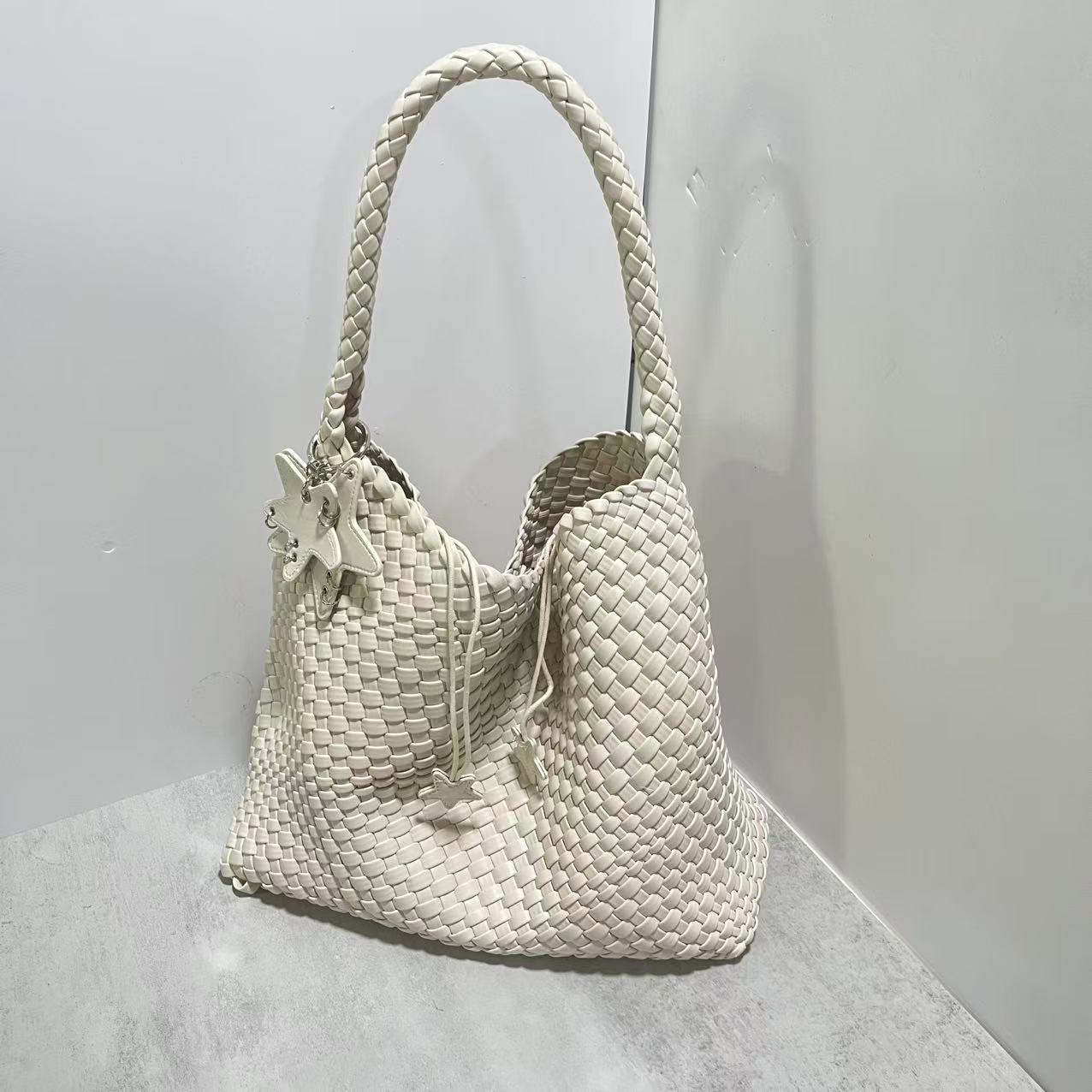 오프화이트 L사이즈