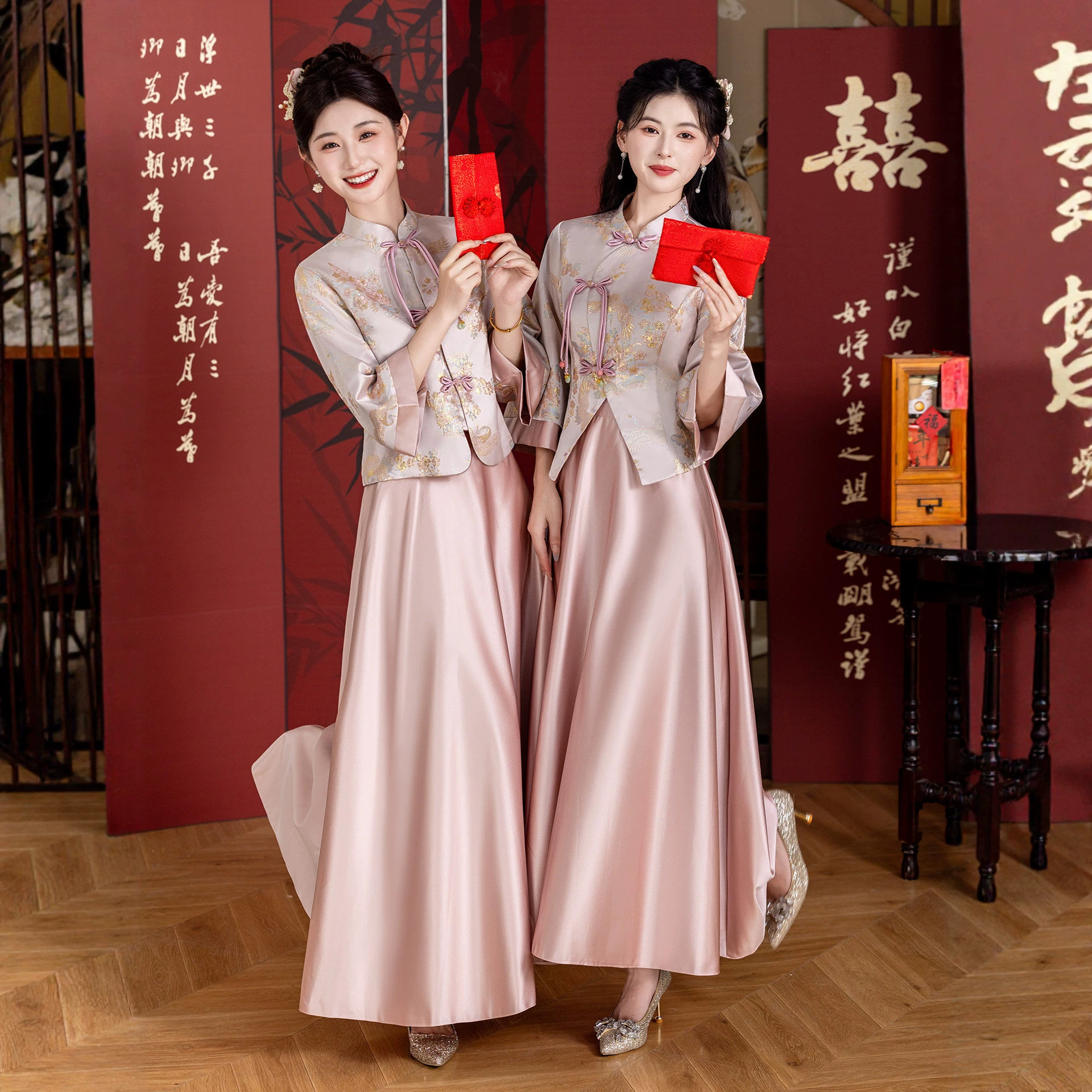 New modern Chinese-style improved satin three-quarter sleeve cheongsam for bridesmaid groups, elegant national-style dress suitable for petite women
