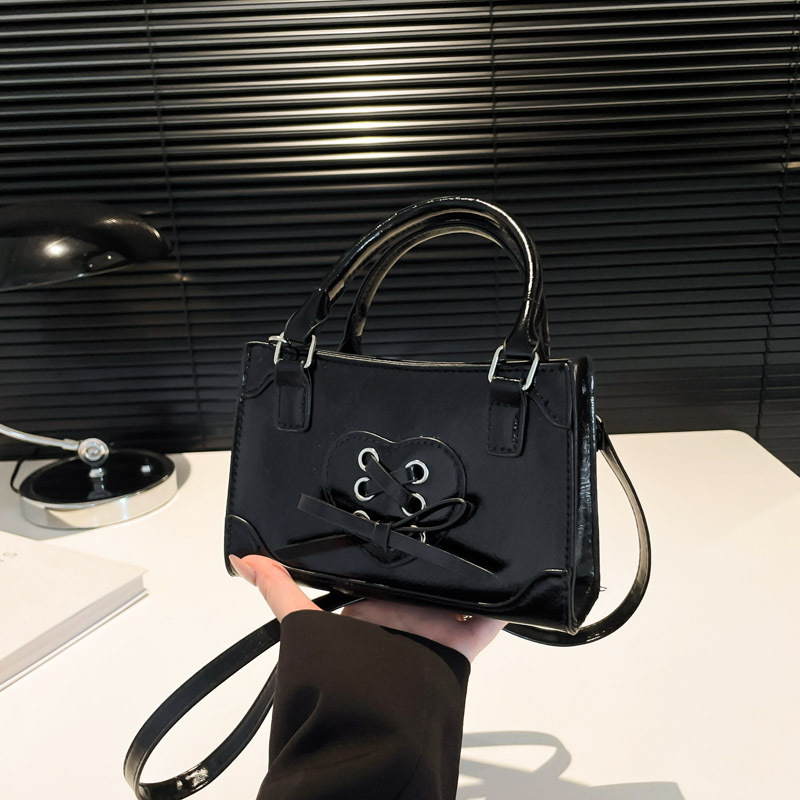 2024 invierno nuevo bolso de arco de gran capacidad en forma de corazón bolso de moda de mujer de gran capacidad bolso cuadrado