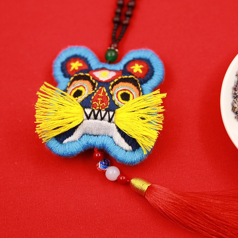 Nuevo Lu Bordado Diy Paquete de material hecho a mano Bordado Bolsita creativa Regalo de punto de cruz Bolsita colgante de estilo antiguo