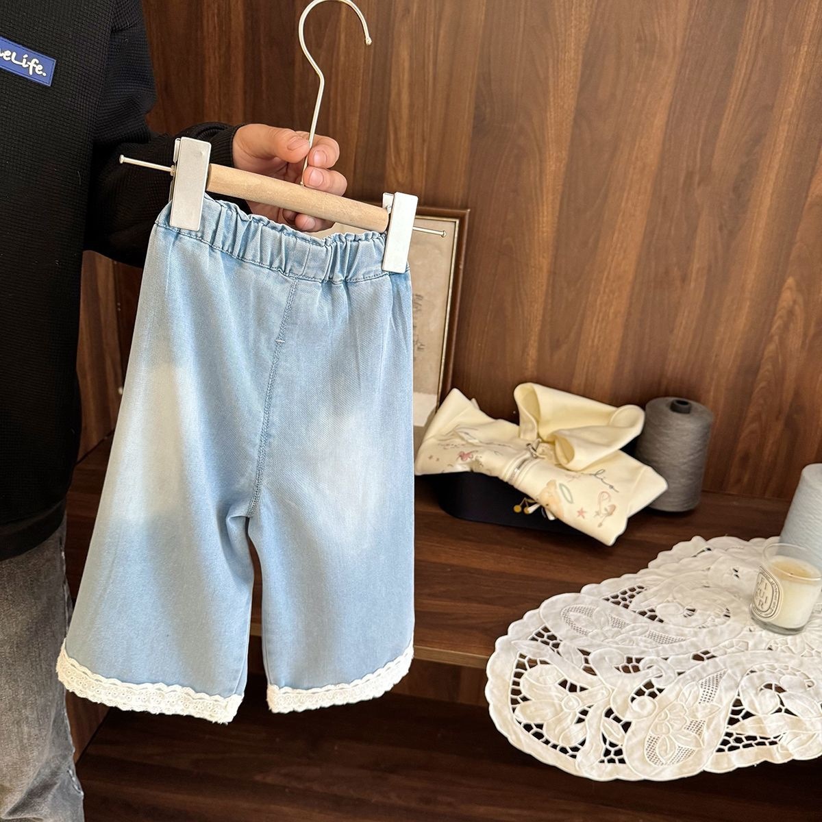 Bebé femenino fresco delgado jeans suaves bebé femenino verano nuevo estilo niña vertical recto pantalones anti-mosquitos mangas largas