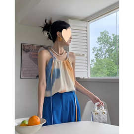 2025年新款多巴胺女孩穿搭套装挂脖吊带背心法式小众设计感上衣女