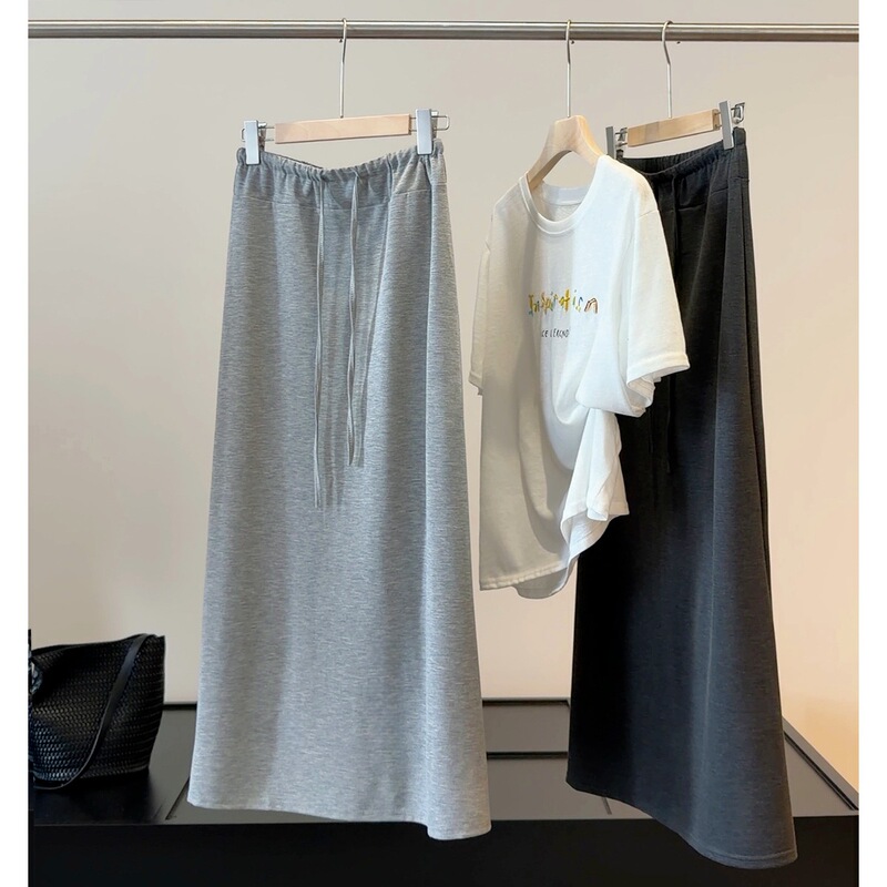 Gray Back-Slit Straight Skirt for Women, New Summer Style, High-Waisted, Slimming, Drawstring, Drapey, Sporty Mid-Length Skirt