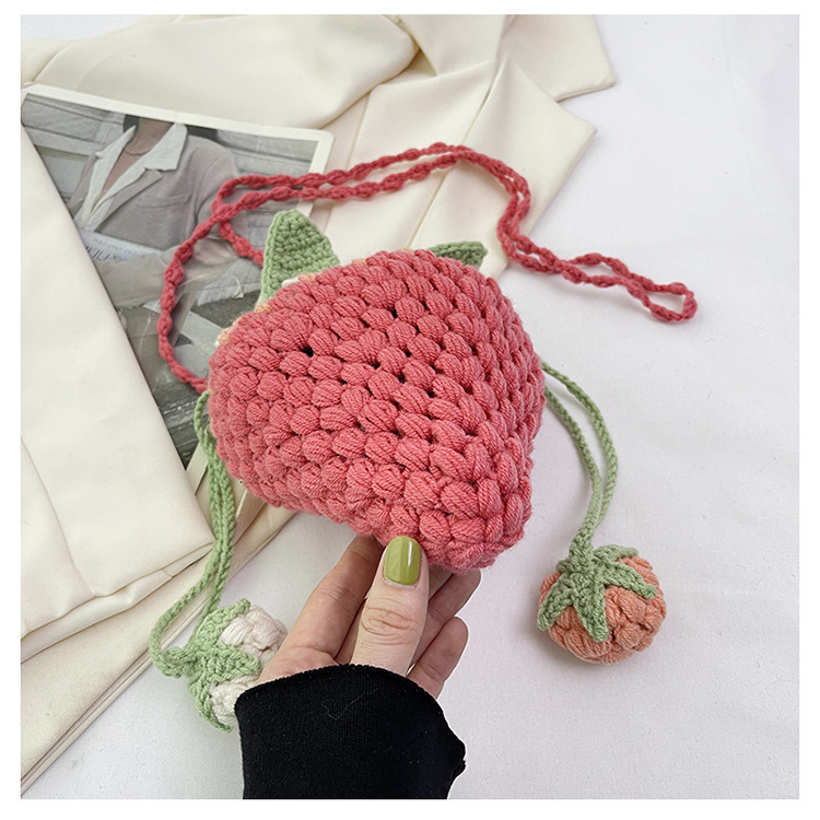 Femmes Petit Polyester Fruit Fraise Mignon Rond Chaîne De Caractères Sac Bandoulière display picture 1