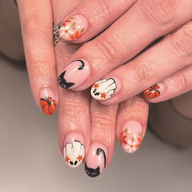 Autumn and winter Halloween ghost, black cat, flower, pumpkin French design short oval press-on nails Autumn and winter Halloween ghost, black cat, flower, pumpkin French design short oval press-on nails