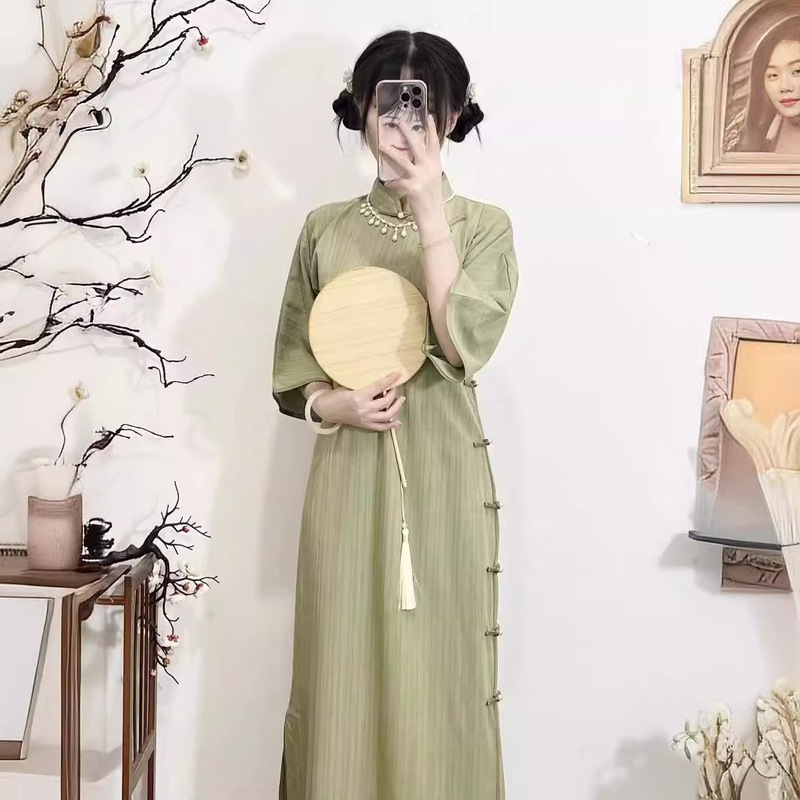 Ancient Cheongsam New Style 2025 Summer New Literary Retro New Chinoiserie Green Inverted Large Sleeves Retro Cheongsam