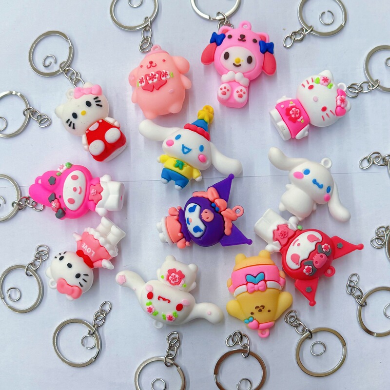 Cartoon cute doll keychain, car key pendant, student backpack accessory, cheap small gift for night market stalls