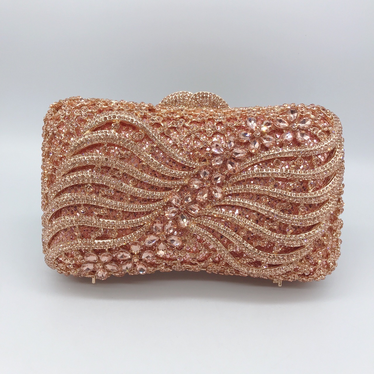 * Cross-border bow-band diamond banquete bolsa de metal hueco fiesta bolsa de diamantes cadena de mano