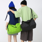 Вместительная и большая сумка для путешествий с разделителями для отдыха, универсальная флуоресцентная сумка на одно плечо подходит для мужчин и женщин для влюбленных, в корейском стиле