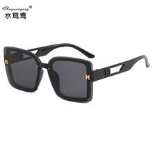 �羳�¿�̫��������Ů�����۾�ʱ���п�����ʻ����ī��X5312����