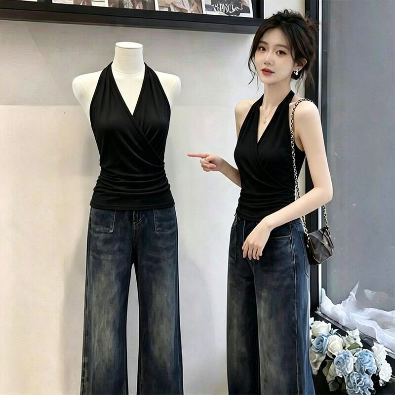 Black V-neck halter neck camisole for women, 2026 new summer style, slim fit, flattering, trendy top for hot girls