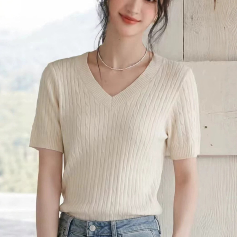 Solid Color Cable Knit Short-Sleeve V-Neck Sweater for Women, Summer New Unique and Exquisite Slim-Fit Base T-Shirt Top Trendy Solid Color Cable Knit Short-Sleeve V-Neck Sweater for Women, Summer New Unique and Exquisite Slim-Fit Base T-Shirt Top Trendy