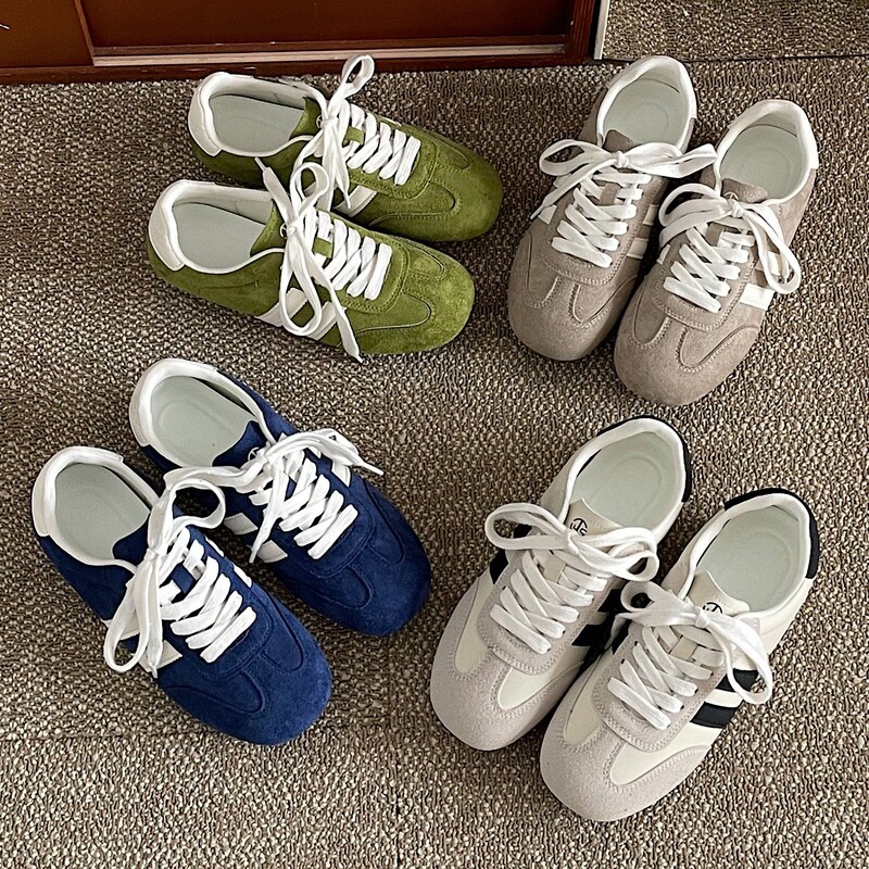 White Retro Versatile Thick-Soled German Training Shoes for Women, 2026 New Model, Spring and Autumn, Height-Increasing Soft-Soled Sneakers for Petite Individuals