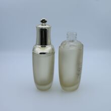 ��ⵤ100ml�ʹڲ�����ɫ������Һ30g��˪�޷��bƿ���yƷ���bƿ