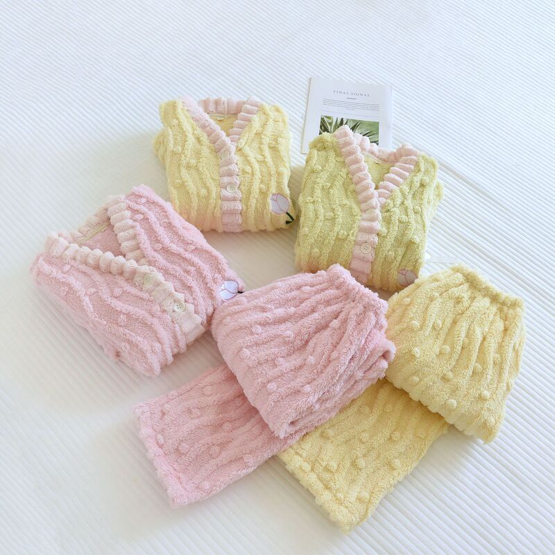 Winter New thickened flannel women's pajamas long-sleeved trousers V-neck embroidered women's home wear exquisite Velvet