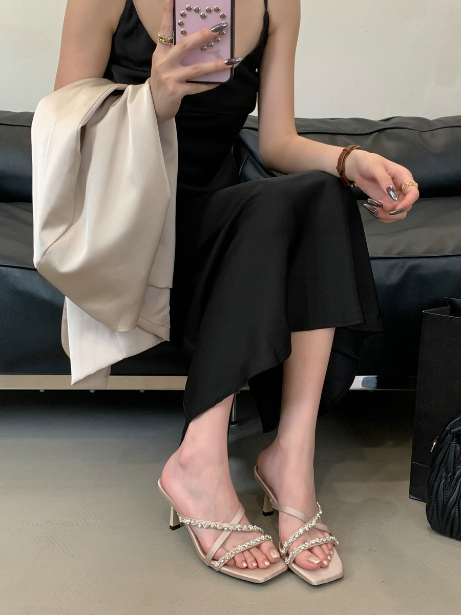 Elegant Rhinestone Satin Sandals With Square Diamond Chain Heel_voghion.com