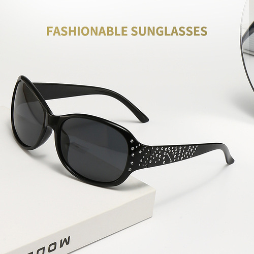 European and American new fashionable sunglasses with rhinestone polarized glasses for women, trendy retro large face slimming style, wholesale from manufacturer