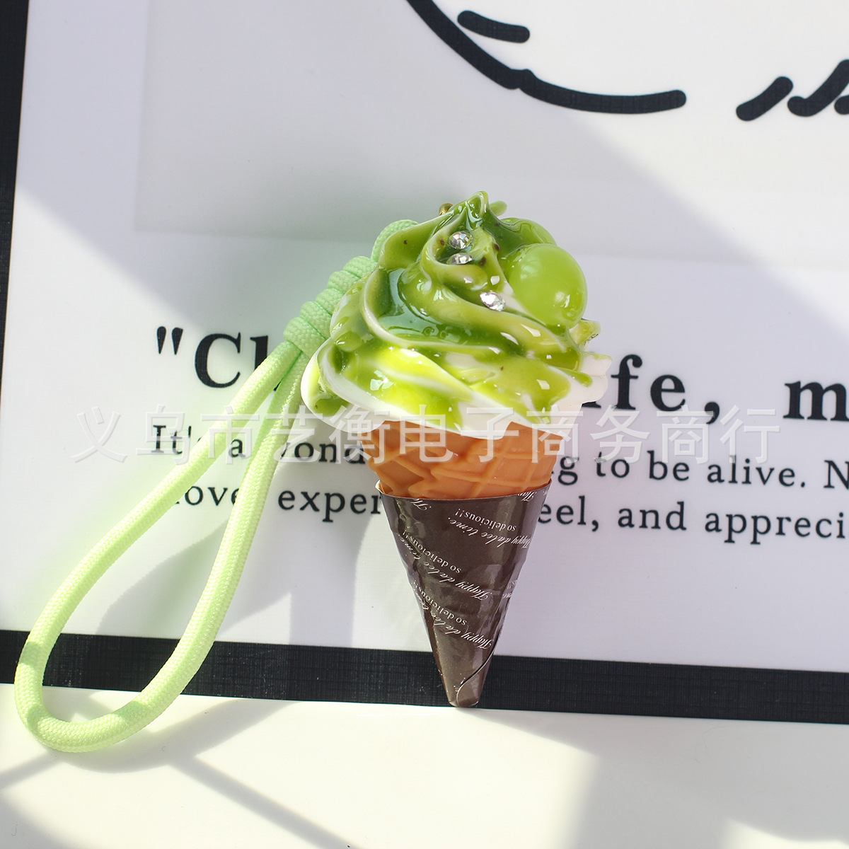 Simulación de colgantes de helado adorable red fruta torta modelo de decoración para el hogar accesorios de bolsas colgantes de automóviles