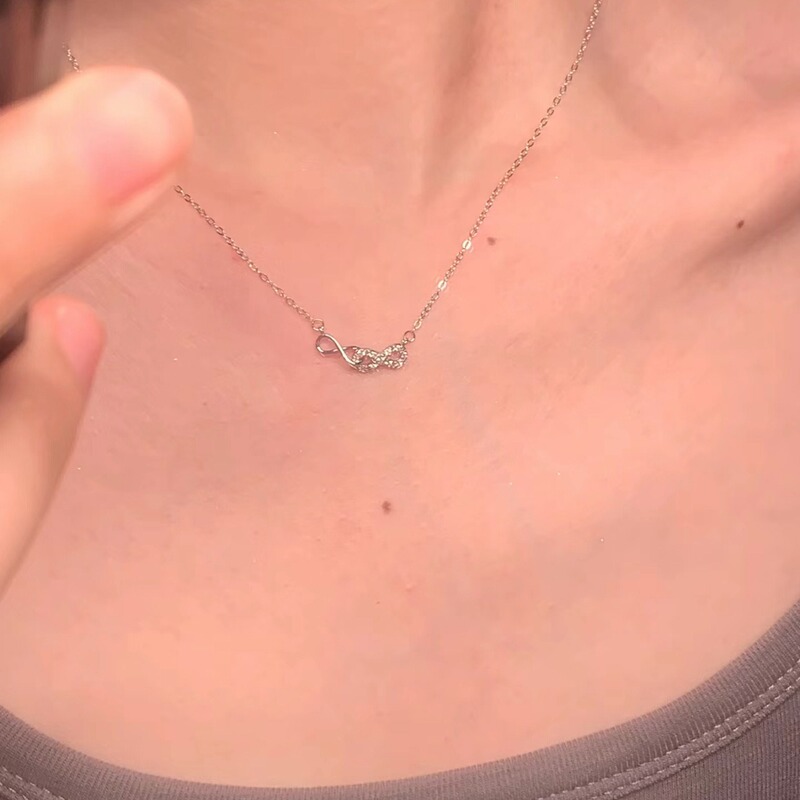 New Infinite Symbol Necklace Women's Clavicle Chain Elegant Light Luxury Niche Instagram Style Simple Fashion Design