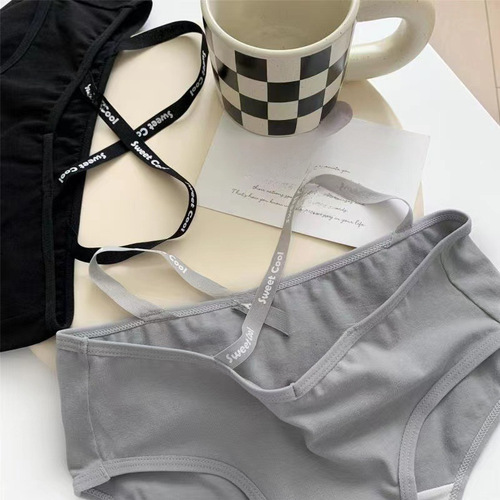 Sports cool girl~Japanese pure cotton underwear for girls, sexy and breathable low-waisted letter cross strap briefs for women