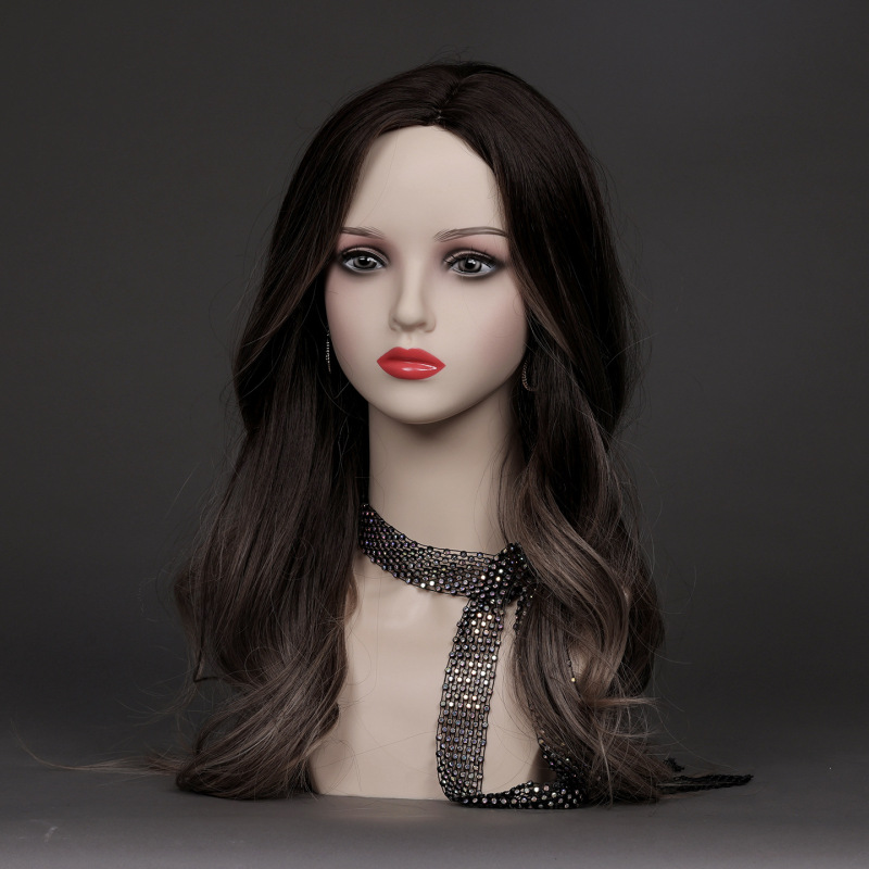 新作アニメの頭のモデルcosのかつらのモデルのイヤリングのアクセサリーの帽子はかつらの店の高い顔の値のシミュレーション人を展示します。|undefined