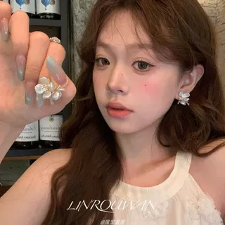 纯白茉莉 双花相拥亚克力花朵金属耳钉气质耳饰轻奢高级感耳环女